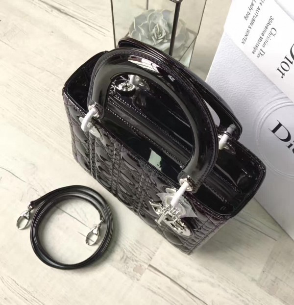 lady D10r 1596