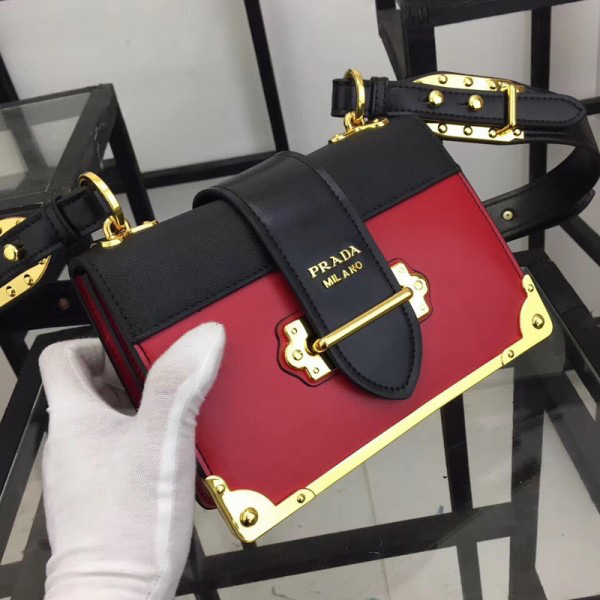 Pra*a cahier leather shoulder bag 1bd045 red 20 x 14.5 x 8.5 cm