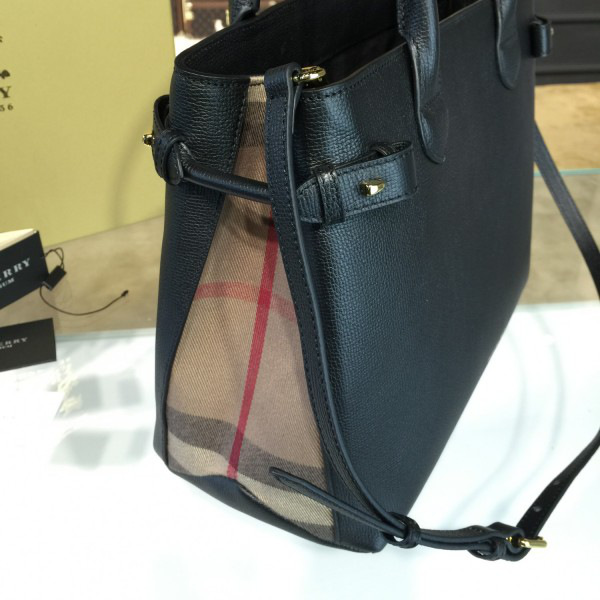 Bv*b*rry black shoulder bag 35cm x 10cm x 29cm
