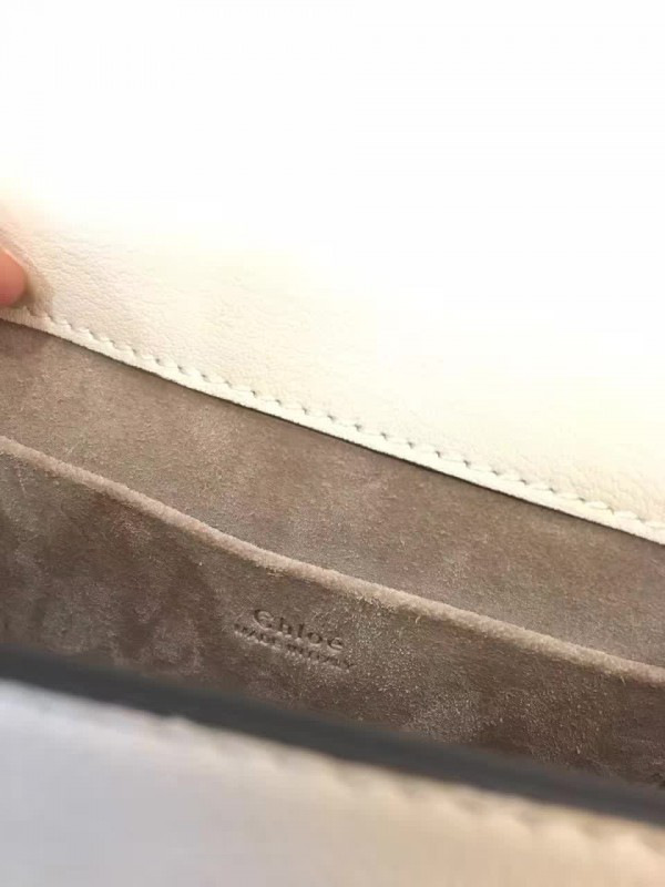 Chloe leather nile z1333 19.5cm x 6.5cm x 16cm