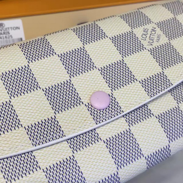 l0vis Vvtt0n emilie wallet cohotbag 3405