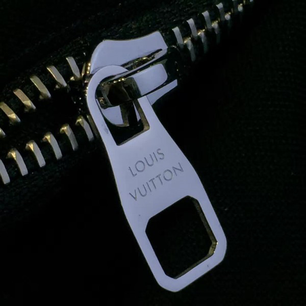 l0vis Vvtt0n christopher backpack 3435 41cm x 47 cm x 13cm
