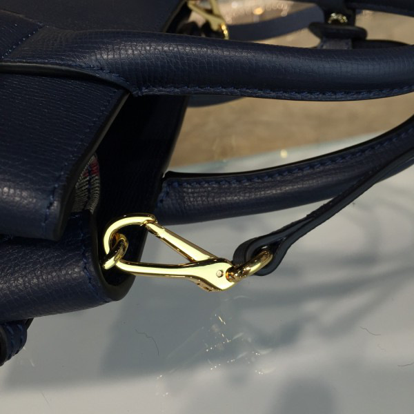 Bv*b*rry black shoulder bag 27cm x 11.5cm x 22cm