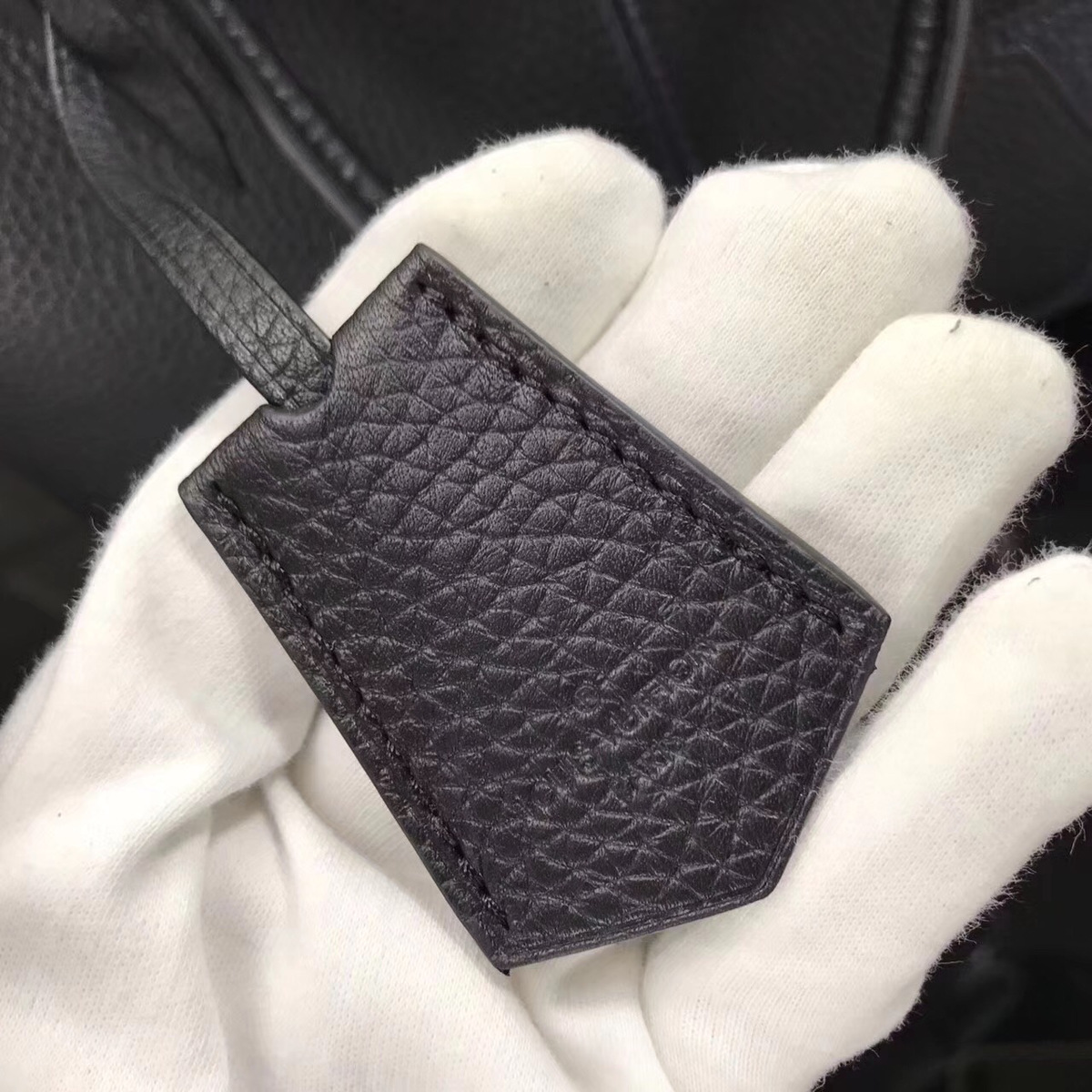 l0vis Vvtt0n m54779 black 44 * 25 * 18cm