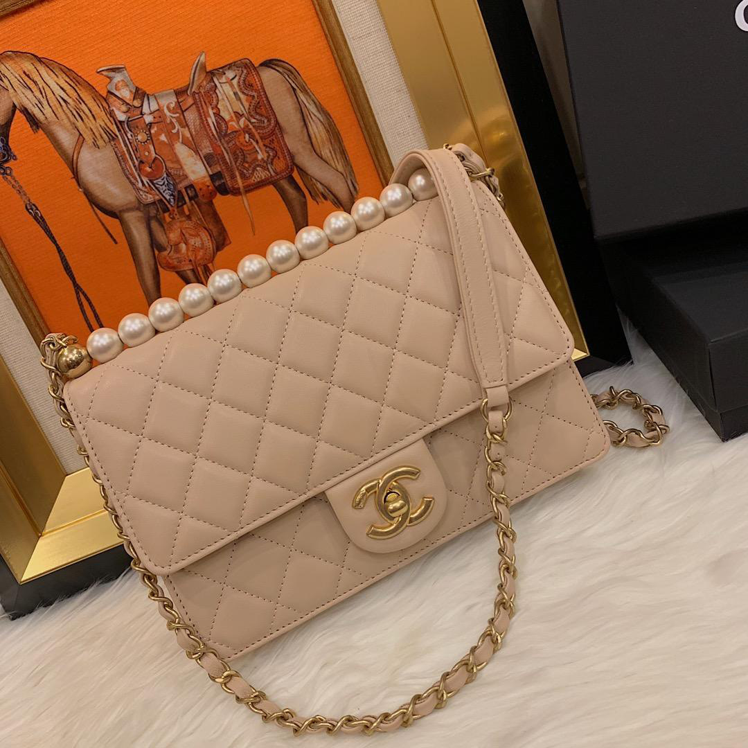 Ch**el classic rhomboid cover bag beige 21x4x16