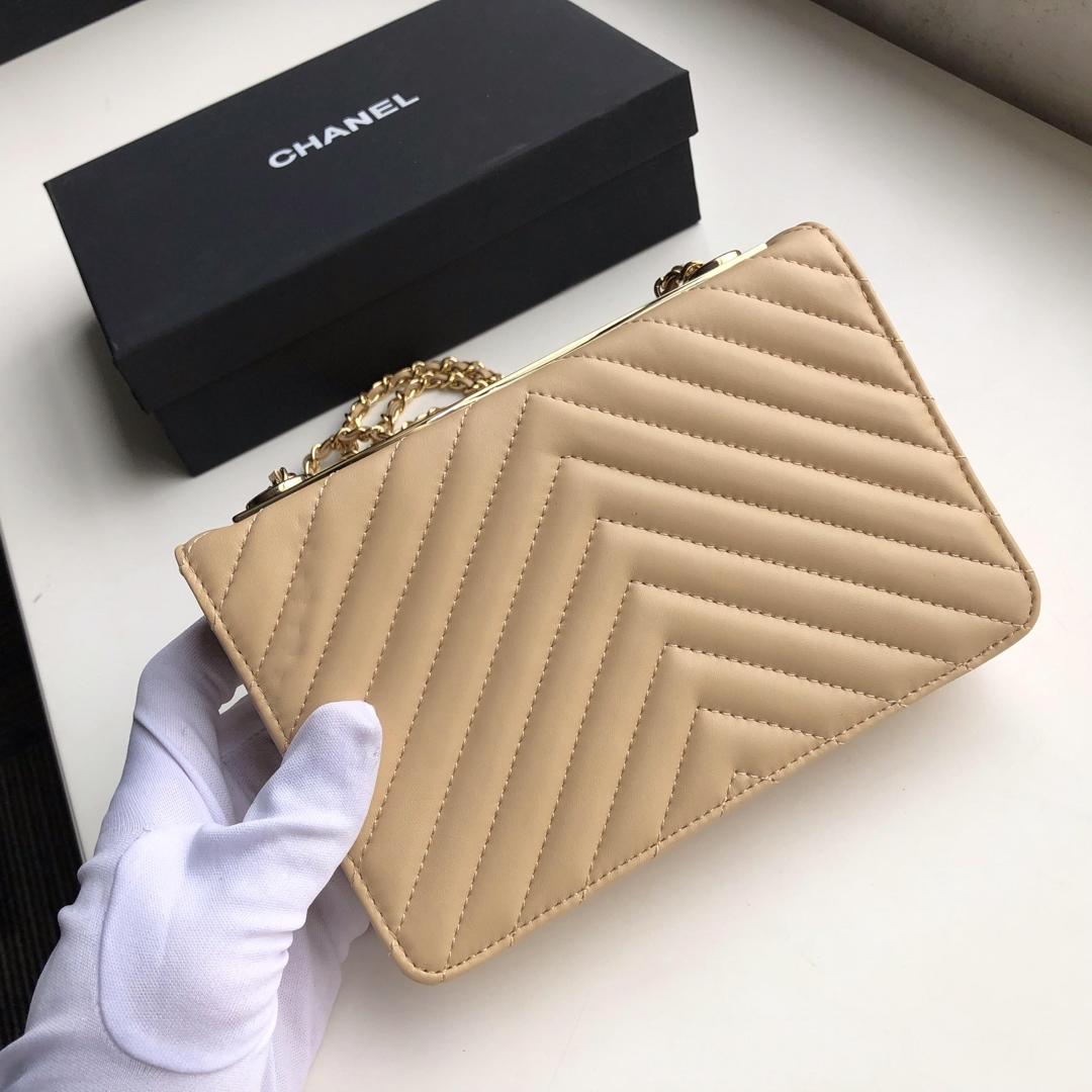 Ch**el lamb skin v-type chain bag yellow 19x13.5x3.5cm