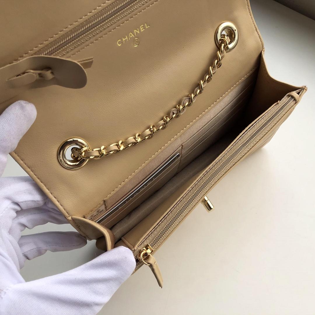 Ch**el lamb skin v-type chain bag yellow 19x13.5x3.5cm