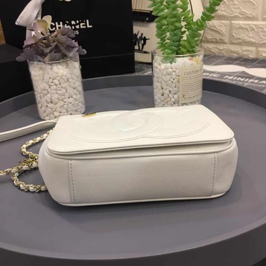 Ch**el new sheepskin small square bag white 18.5x5.5x15cm