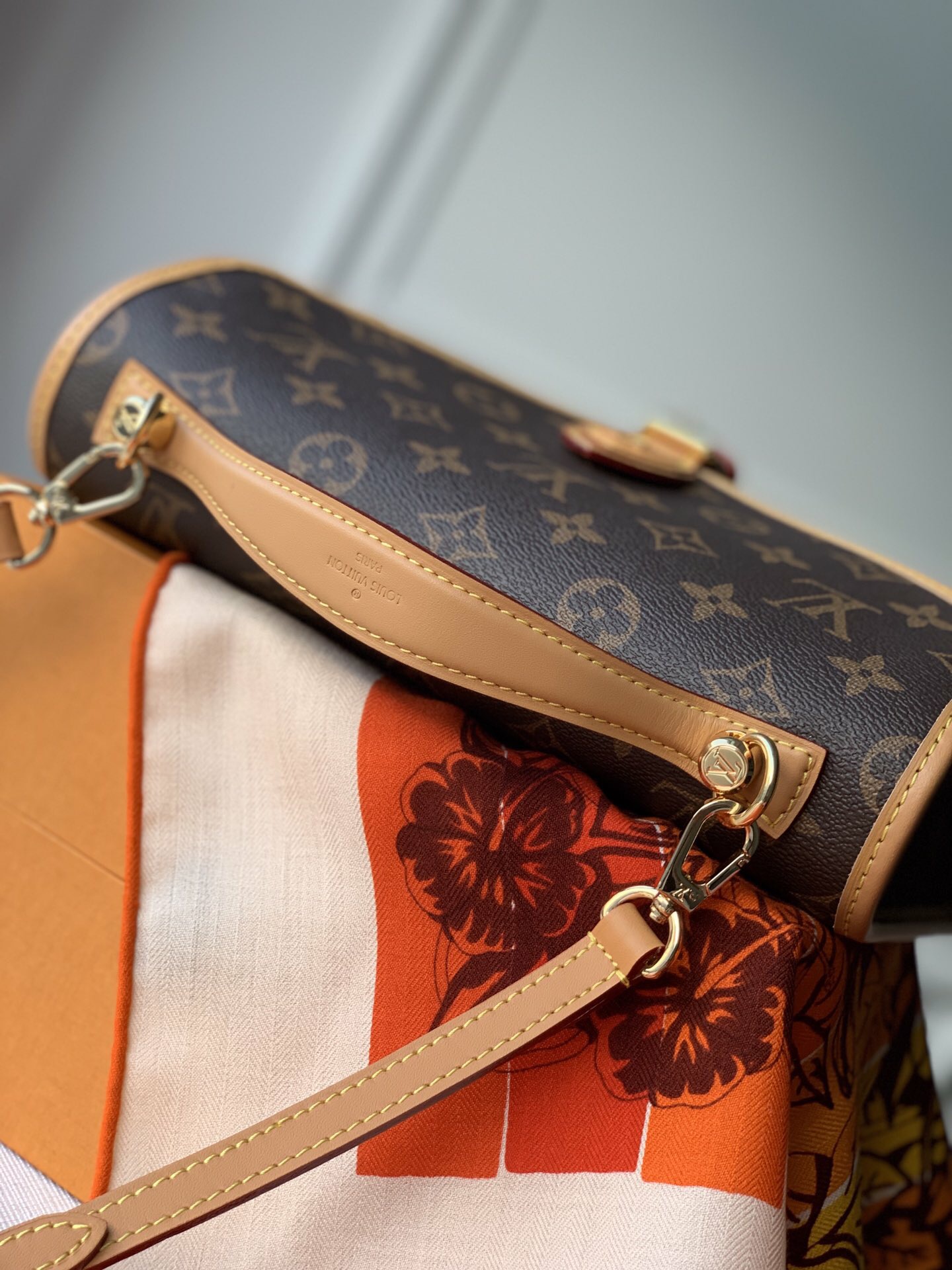LV m44919 handbag large 29×24×10