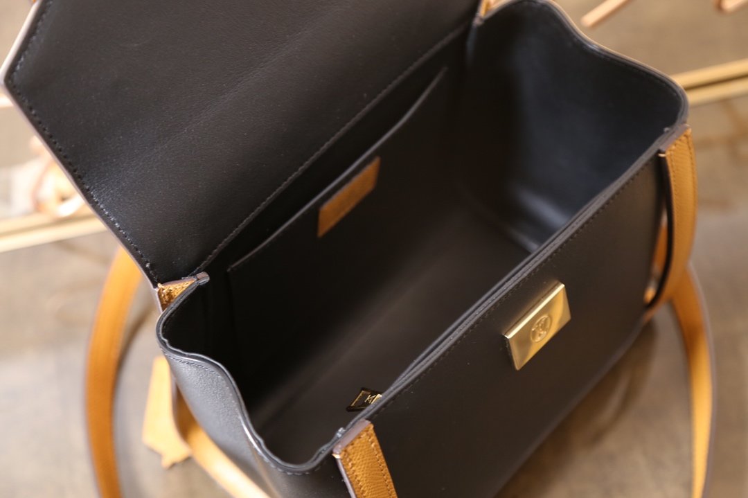 LV arch handbag yellow 22*20*3cm