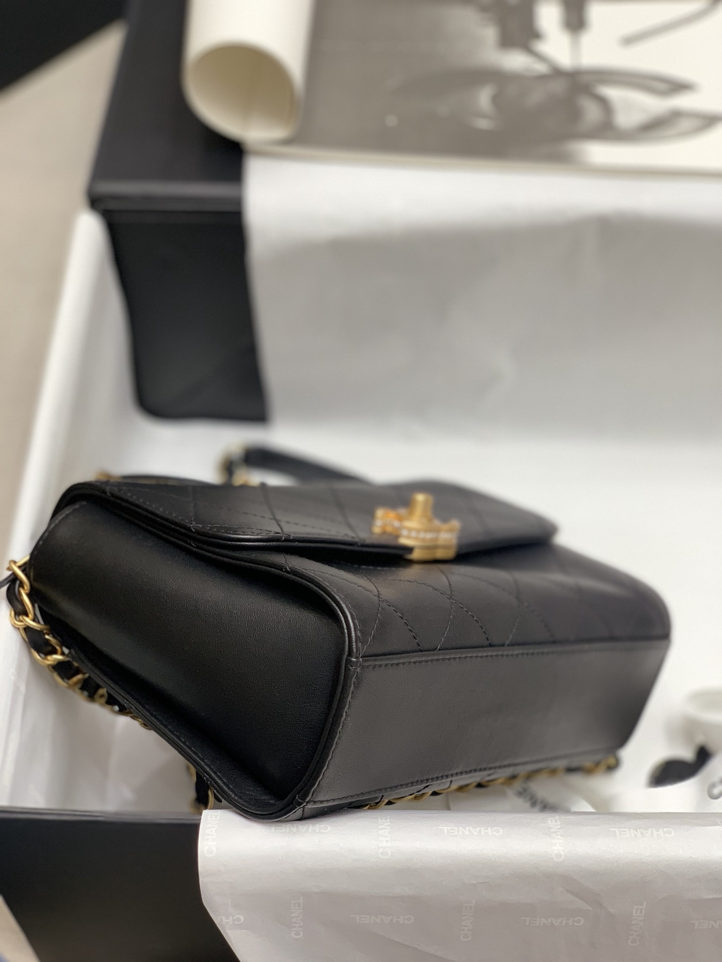 2020 pearl messenger bag