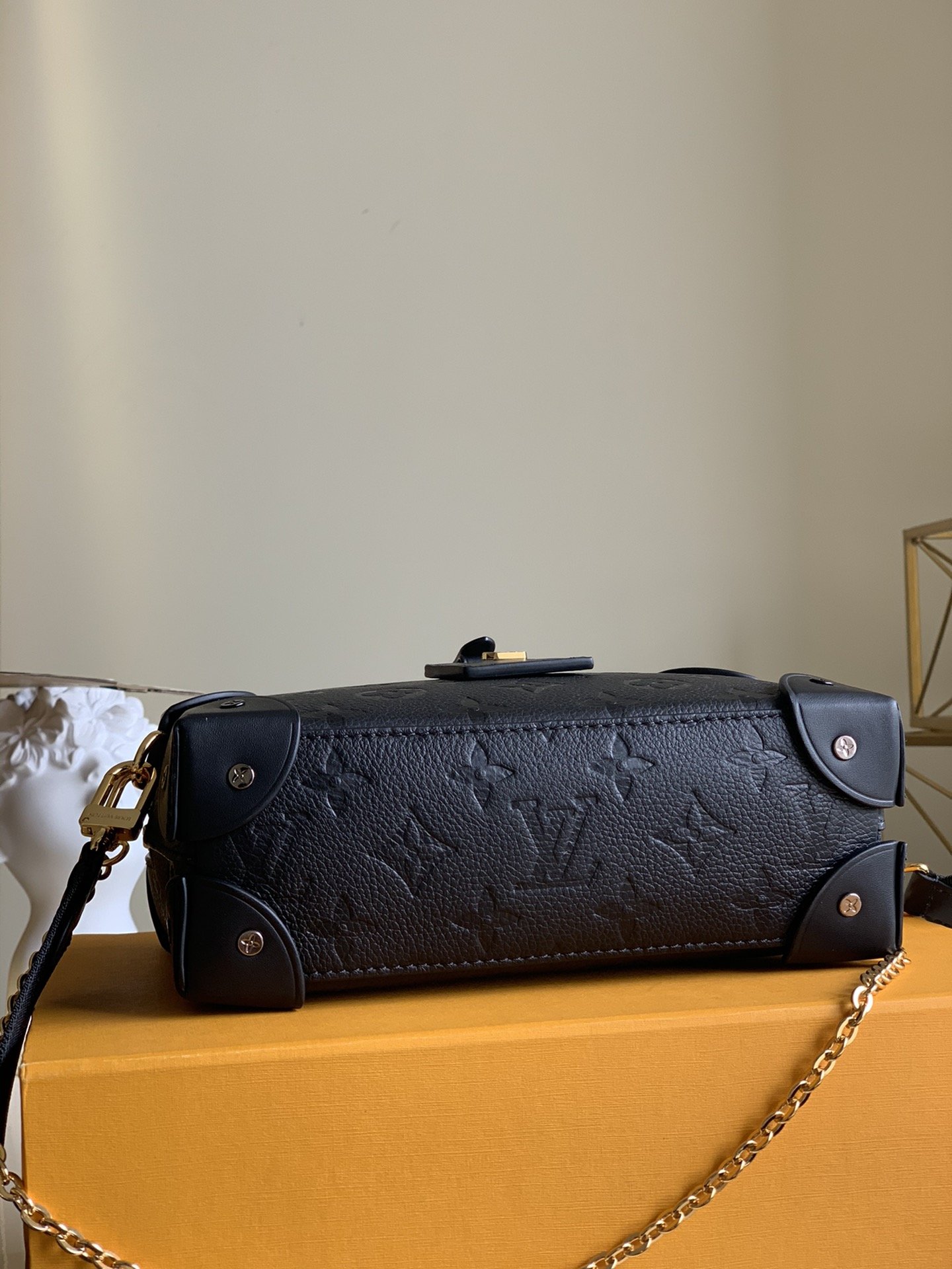 l0vis Vvtt0n petite malle souple black m45394 20×8×14cm