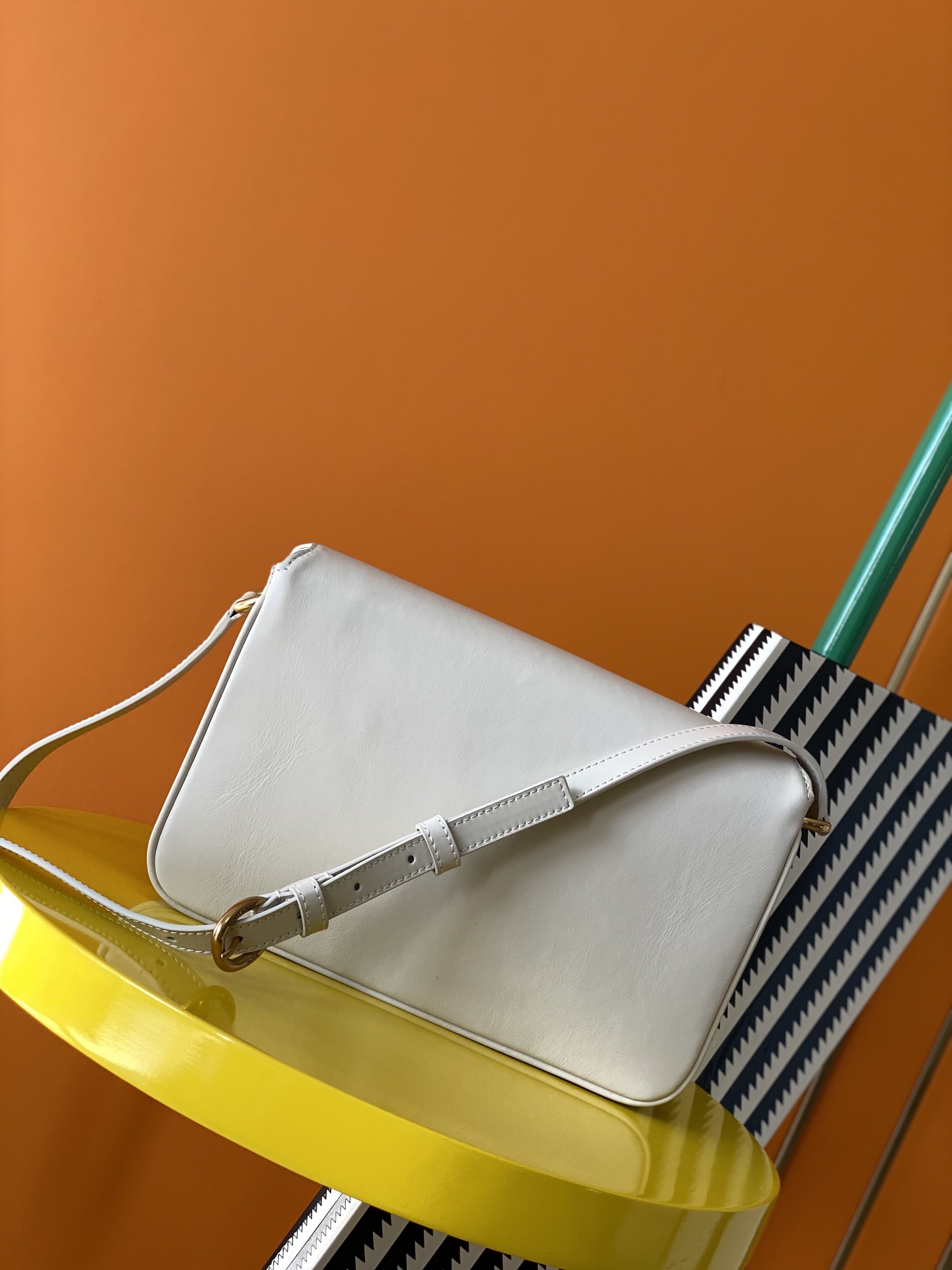Y51 le maillon satchel in smooth leather white 6497952 24x14.5x3.5cm
