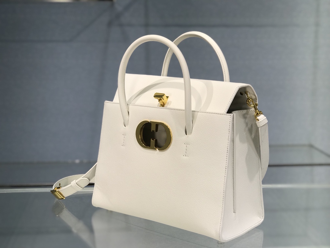 D10r medium st honorÉ tote latte grained calfskin m9321umba 25 cm x 19 cm x 12 cm