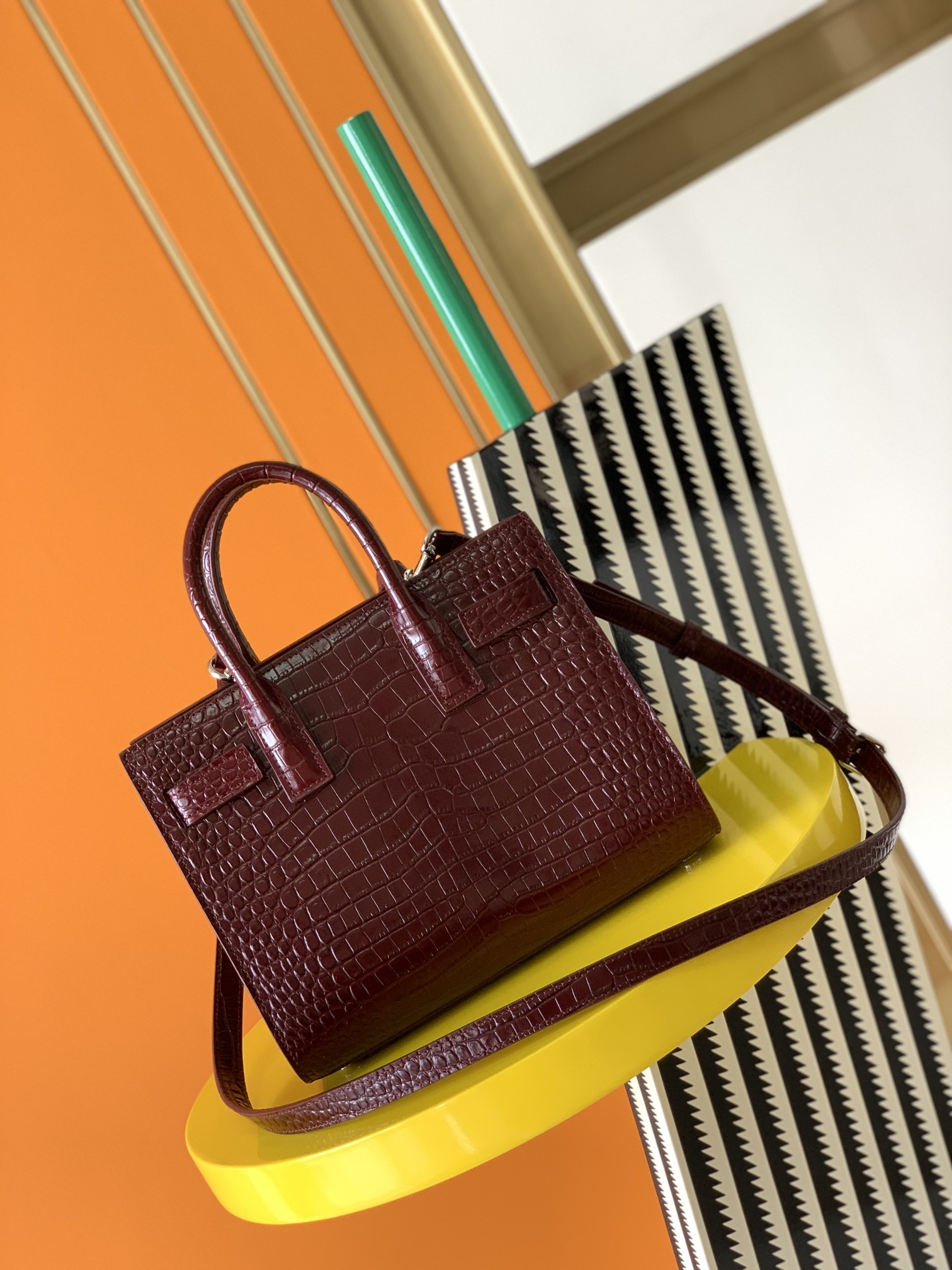 Y51 le sac de jour tote bag red 26 x 20.5 x 12.5 cm
