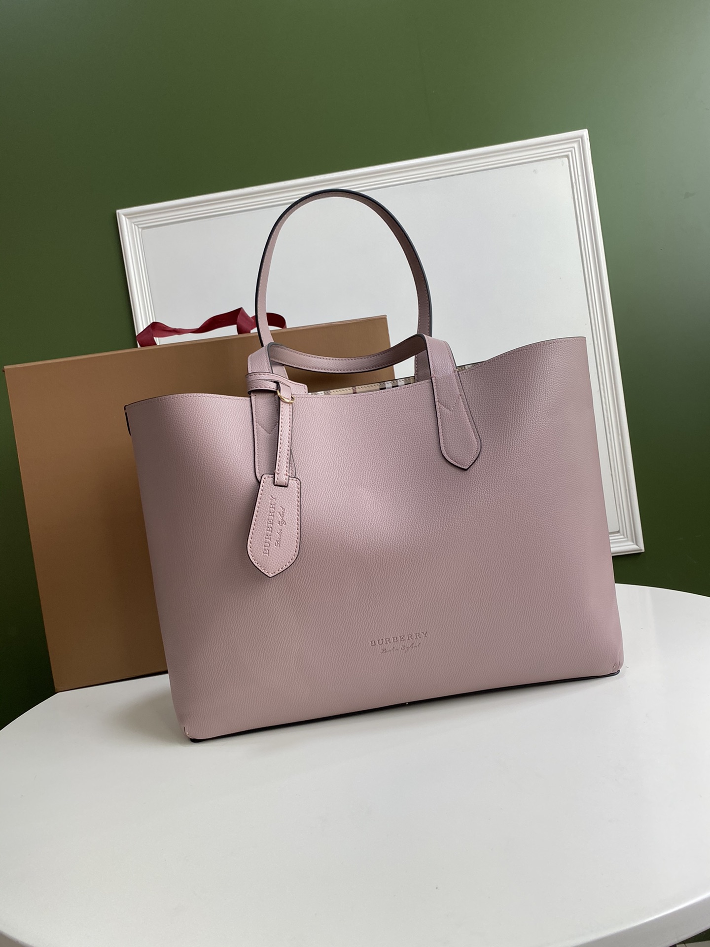 Bv*b*rry the reversible tote in vintage check pink 35-46 * 30 * 12 cm