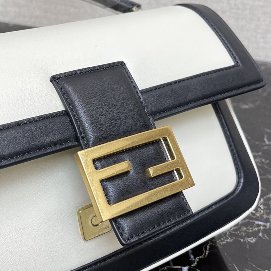 F**di baguette chain black and white nappa leather bag 8br783 27 x 6 x 13.5 cm