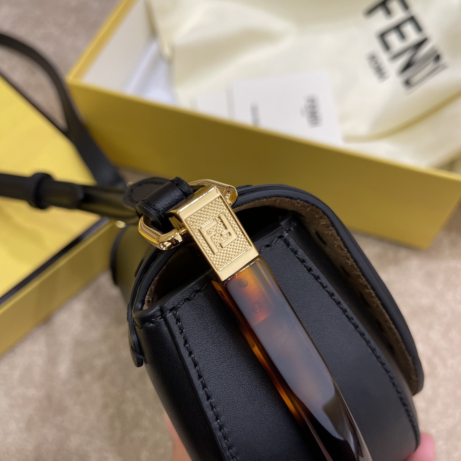 F**di moonlight black leather bag 8bt346 21 x 9 x 14 cm
