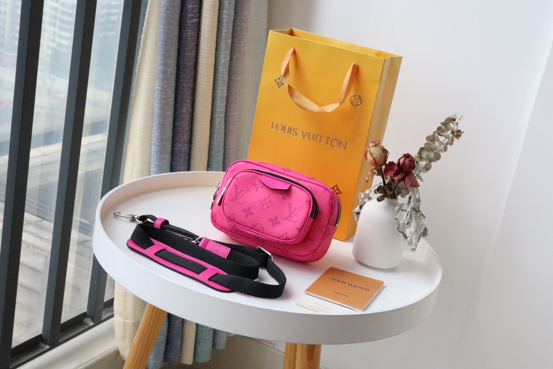 l0vis Vvtt0n outdoor pouch k45 fuchsia m30781 15 x 9 x 7 cm