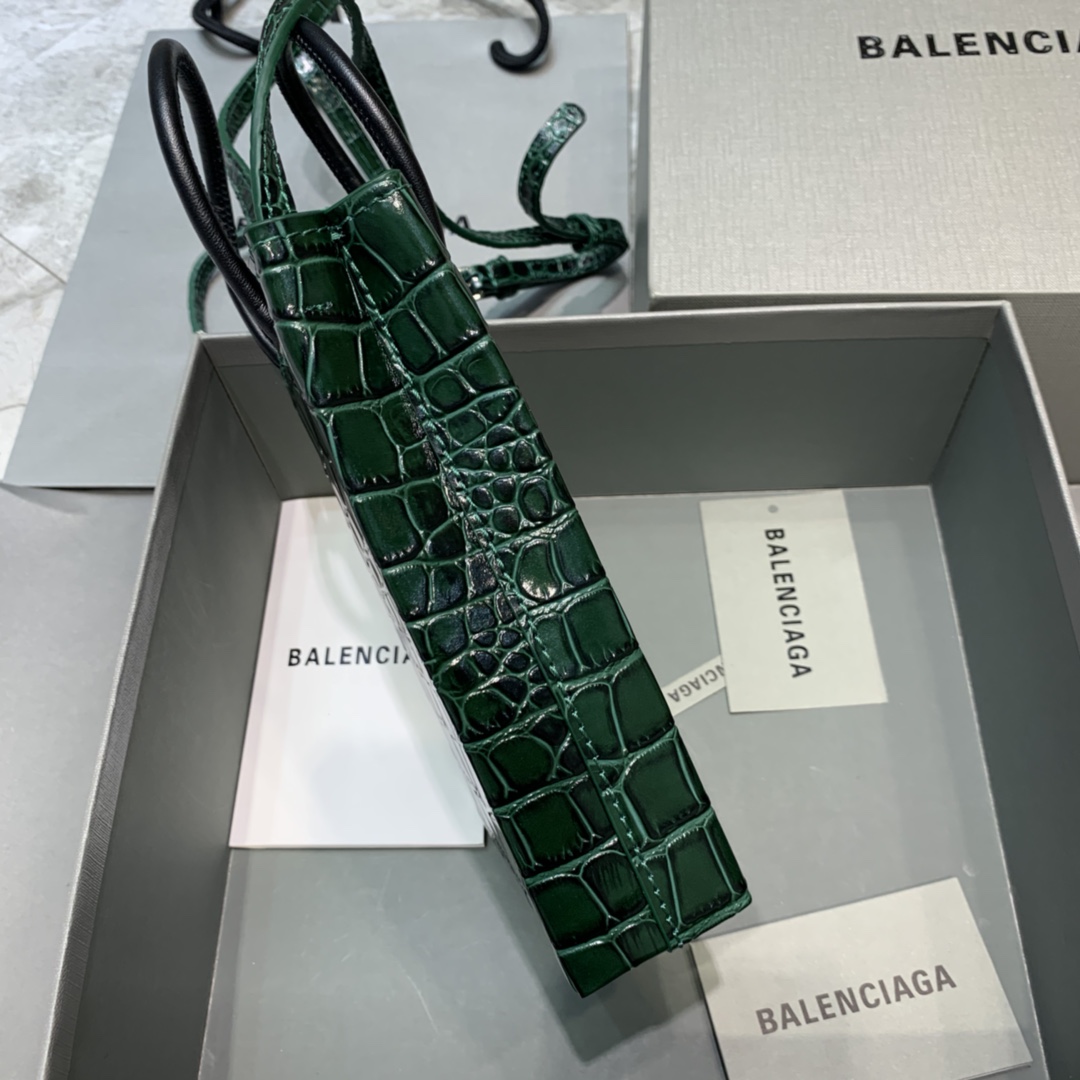Ba1en*iaga shopping phone holder croc-effect leather bag in green 12 x 4.5 x 18 cm