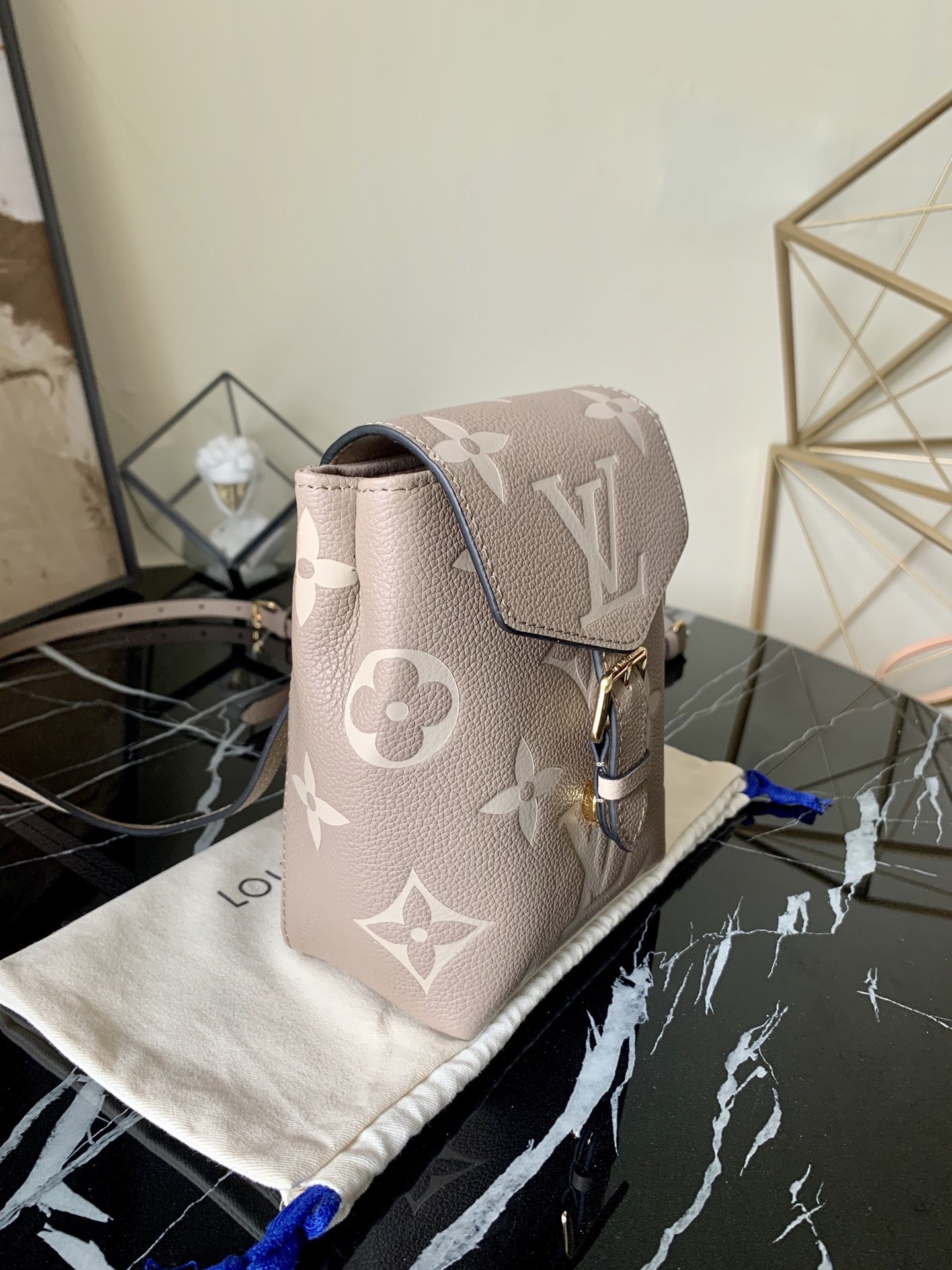 l0vis Vvtt0n tiny backpack monogram canvas apricot m45764 13 x 19 x 8 cm
