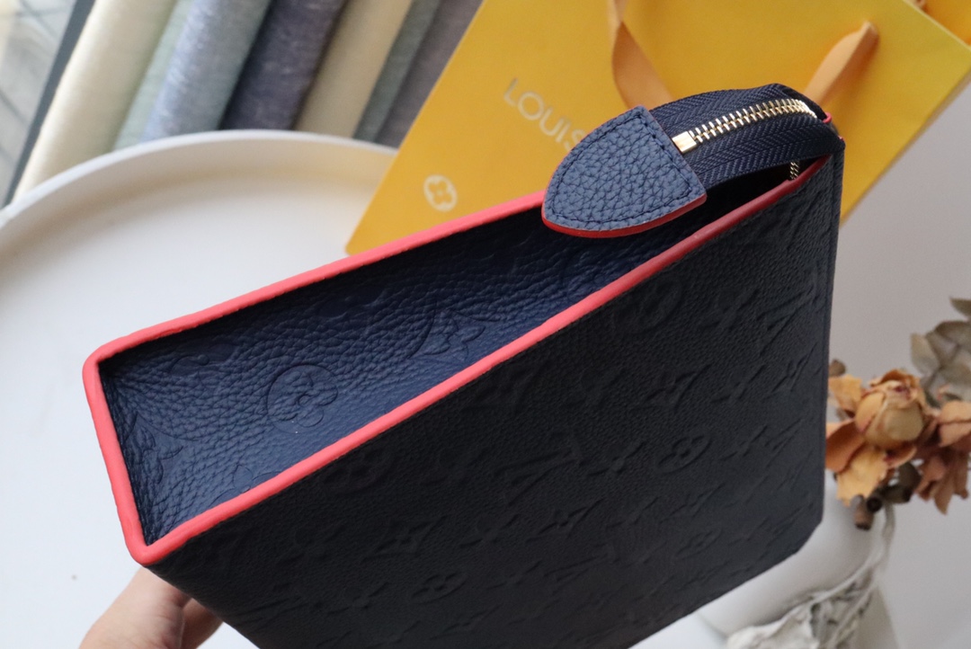 l0vis Vvtt0n pochette voyage monogram eclipse in black and red m61692 26 x 20 x 5 cm