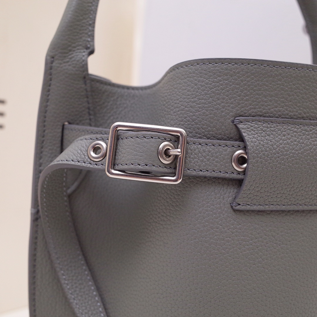 Ce1i*e big bag nano bucket in smooth calfskin grey 187243a4t 21 x 15 x 15 cm