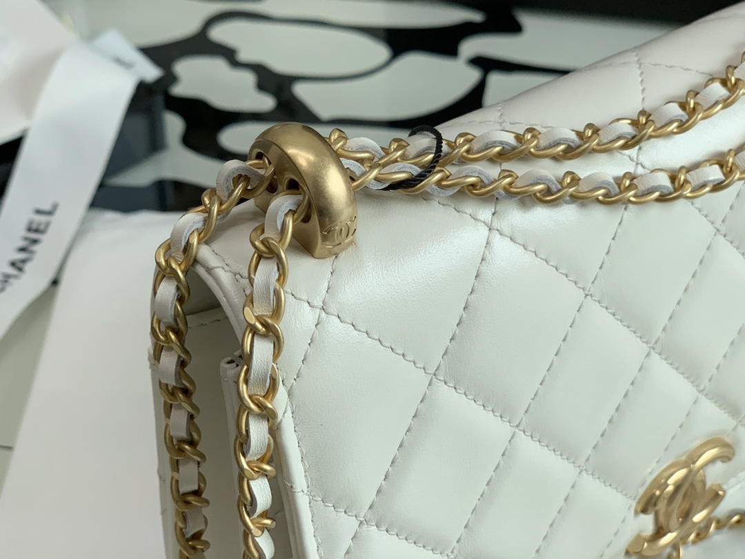 Ch**el wallet on chain calfskin & gold-tone metal white ap2289 19cm