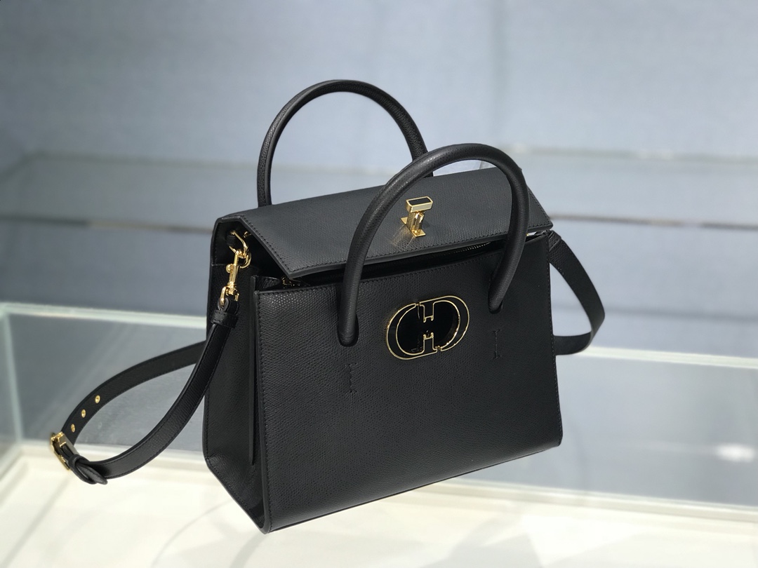 D10r medium st honorÉ tote black grained calfskin m9321 25 x 19 x 12 cm