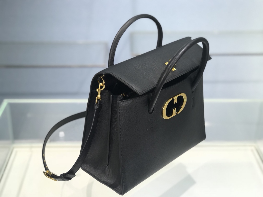 D10r large st honorÉ tote black grained calfskin m9306 30 cm