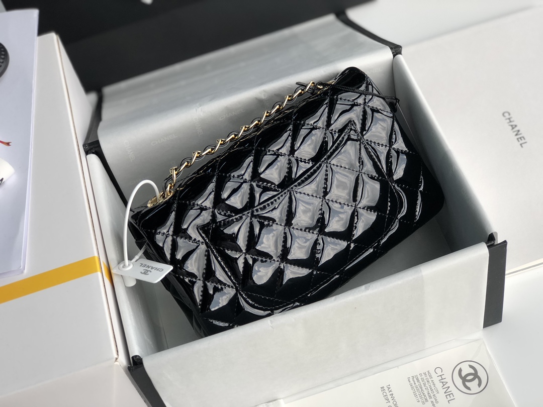 Ch**el cf mini patent calfskin & golden metal black bag 20cm