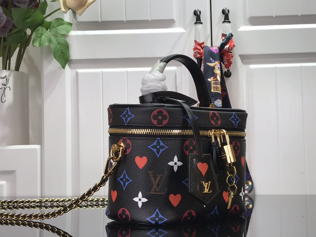 l0vis Vvtt0n game on vanity pm monogram canvas black m57482 19 x 13 x 11 cm