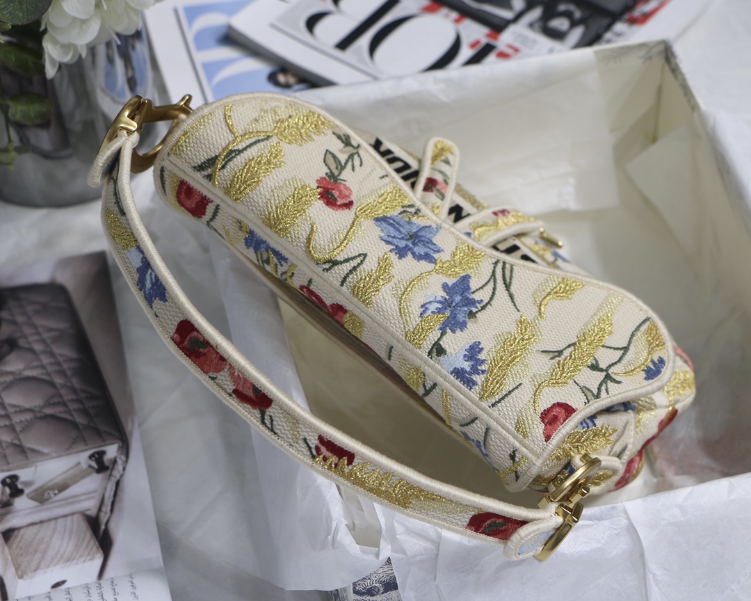 D10r saddle oblique limited edition embroidery hibiscus m9001 25.5 x 20 x 6.5 cm