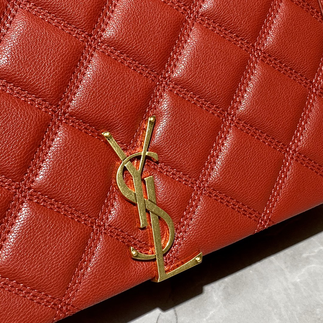 Y51 becky mini chain bag in carrÉ-quilted lambskin rouge eros 6507691 25 x 17 x 7 cm