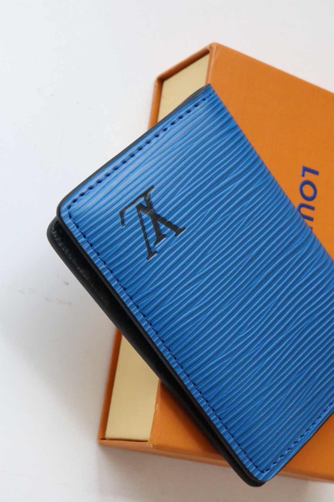 l0vis Vvtt0n pocket organizer epi leather blue m80767 8 x 11 x 1 cm