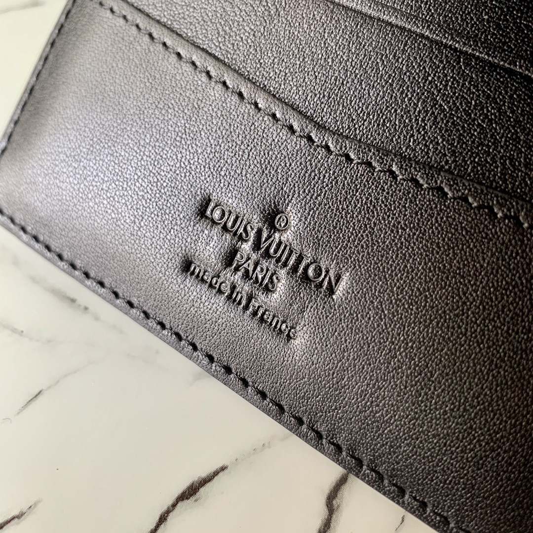 l0vis Vvtt0n slender wallet monogram seal leather black m80520 11 x 8.5 x 2 cm