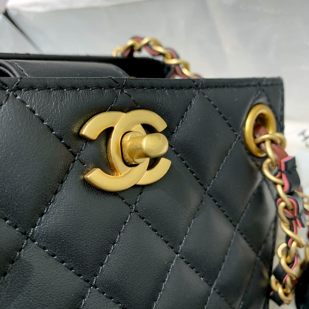 Ch**el strap into bucket bag black and burgundy as2230 15.5 x 15 x 12.5 cm