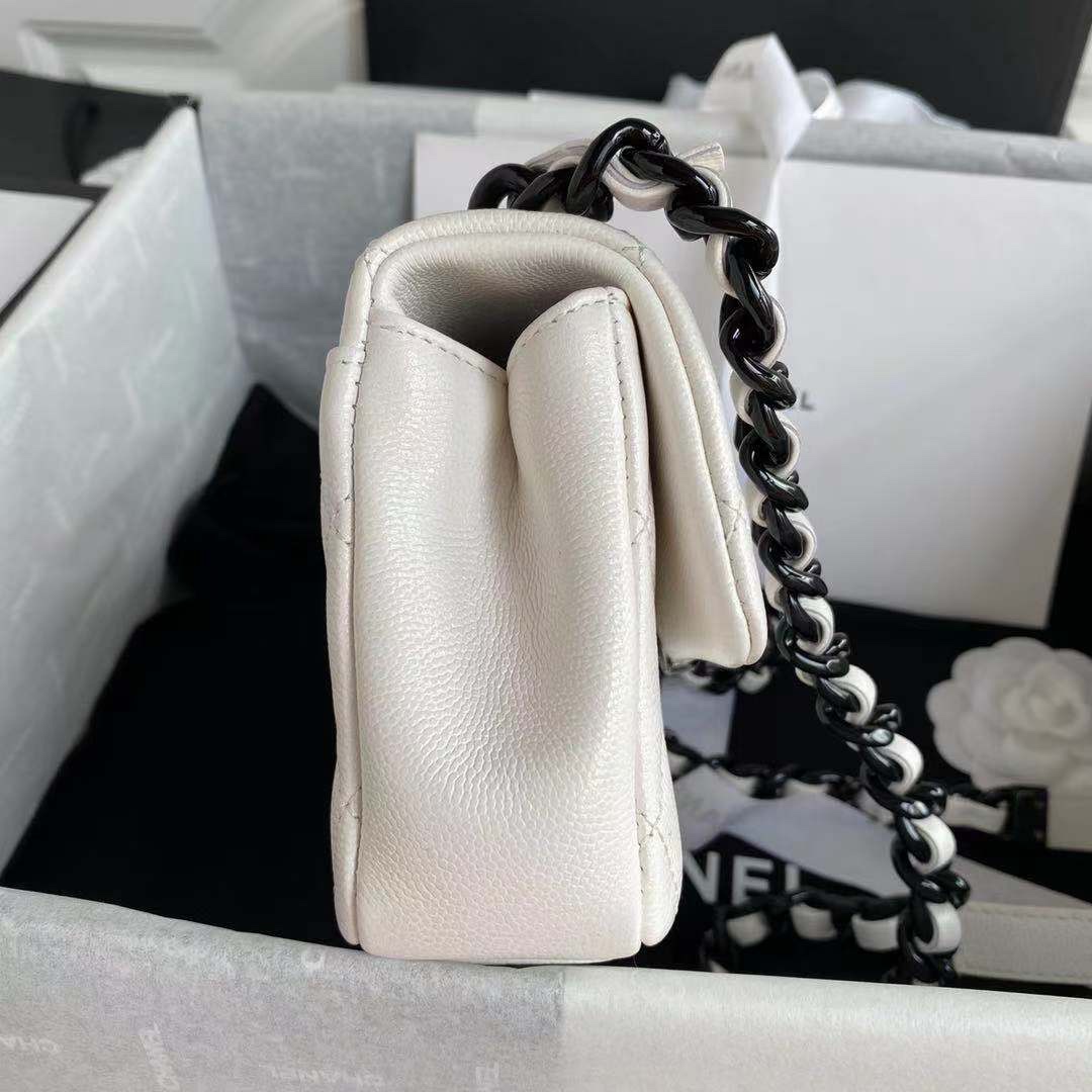 Ch**el small grained calfskin lacquered logo flap bag as2302 20 x 12.5 x 6 cm