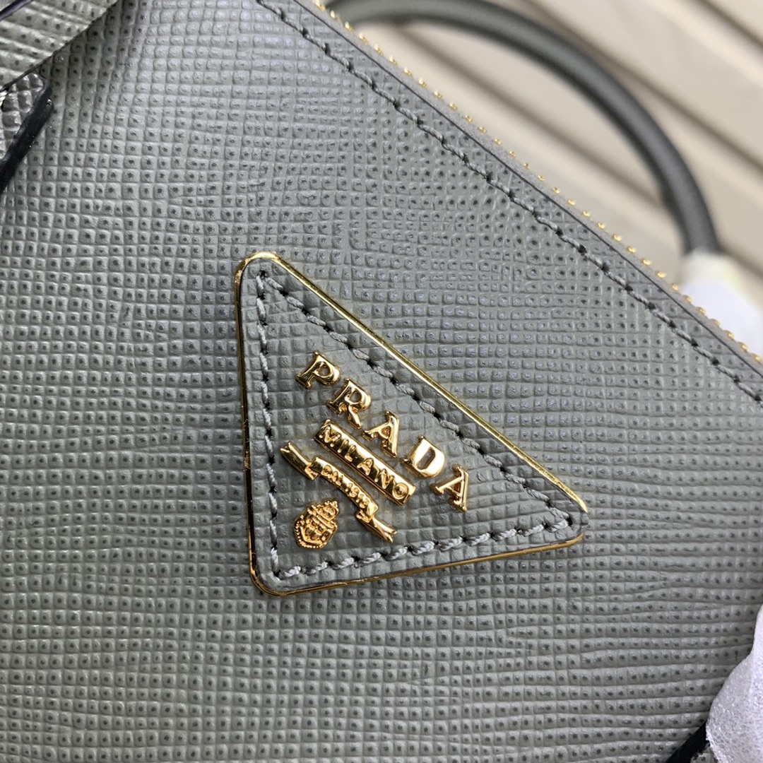 Pra*a medium galleria saffiano leather bag grey 1ba232 31 × 22.5 × 13.5 cm