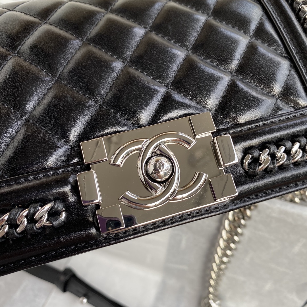 Ch**el small quilted lambskin metal hardware black a67086 12 x 20 x 8.5 cm