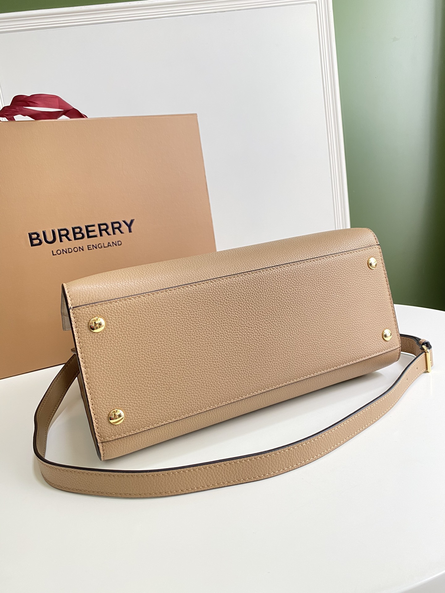 Bv*b*rry small leather two-handle title bag light beige 80246891 34 x 15 x 25 cm