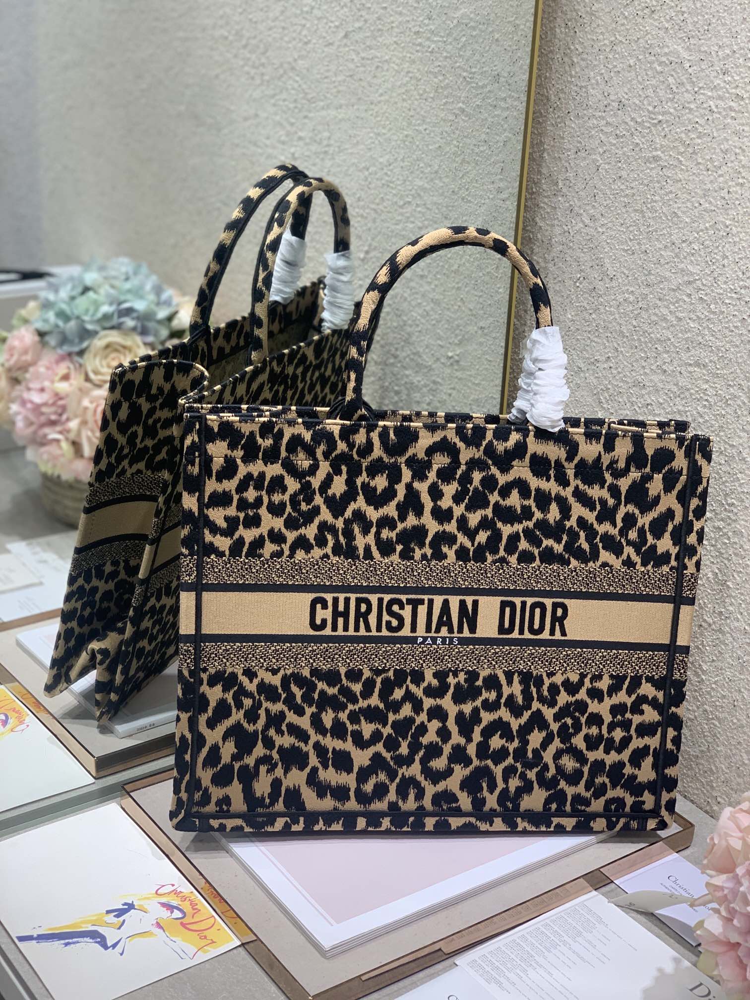 D10r large book tote multicolor mizza embroidery beige m1286 41 x 32cm