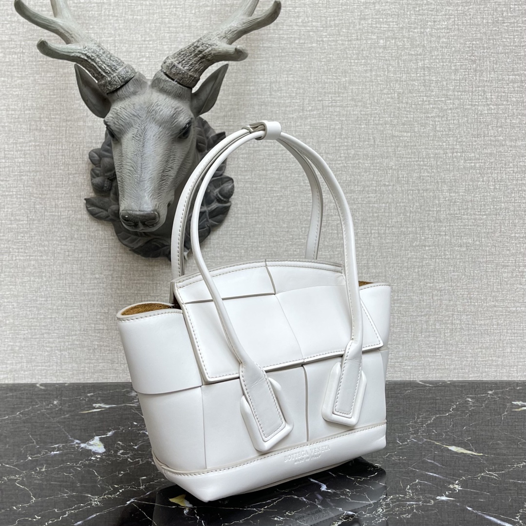 b0tt*ga Ven*ta small arco white 600606 29 x 8 x 17 cm