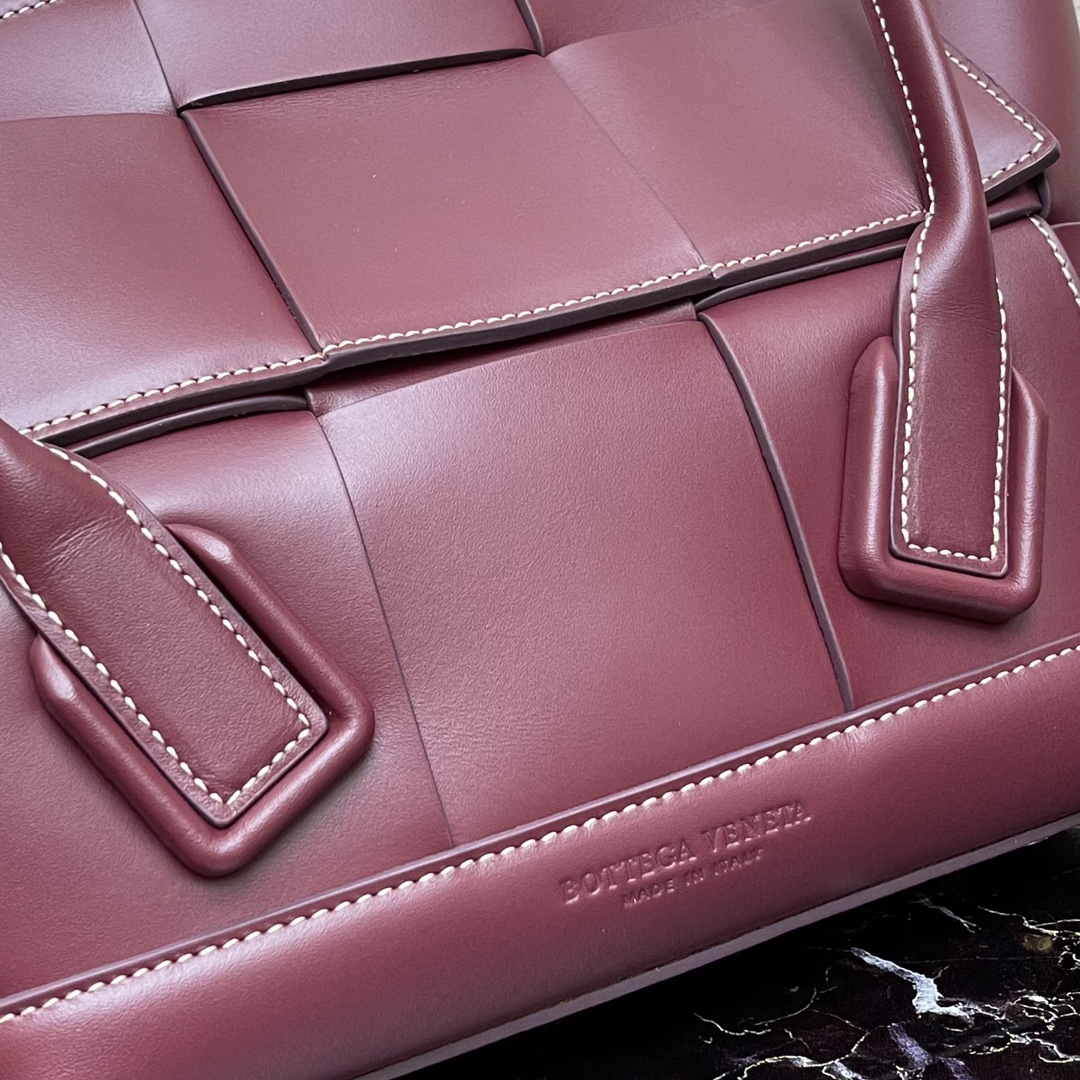 b0tt*ga Ven*ta small arco burgundy 600606 29 x 8 x 17 cm