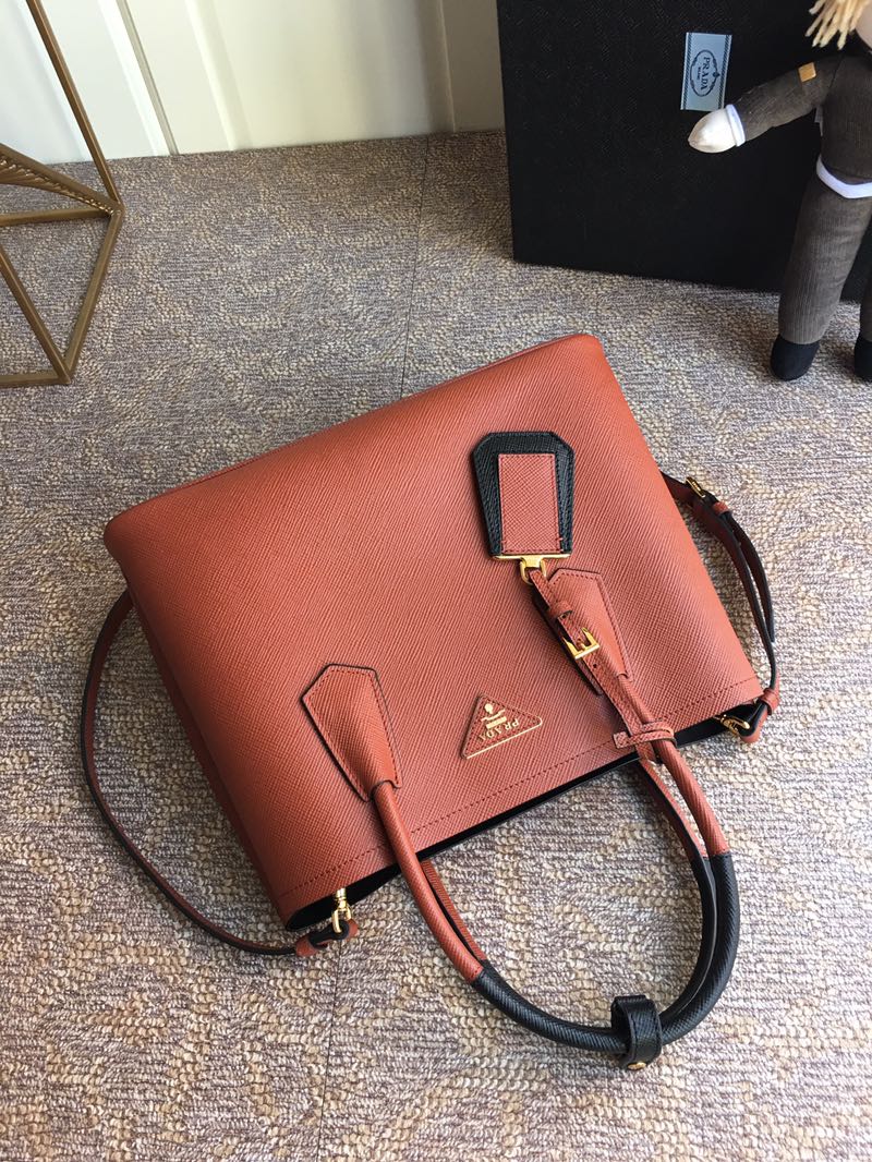 Pra*a medium saffiano leather double Pra*a bag brown 1bg775 33 x 24.5 x 14 cm