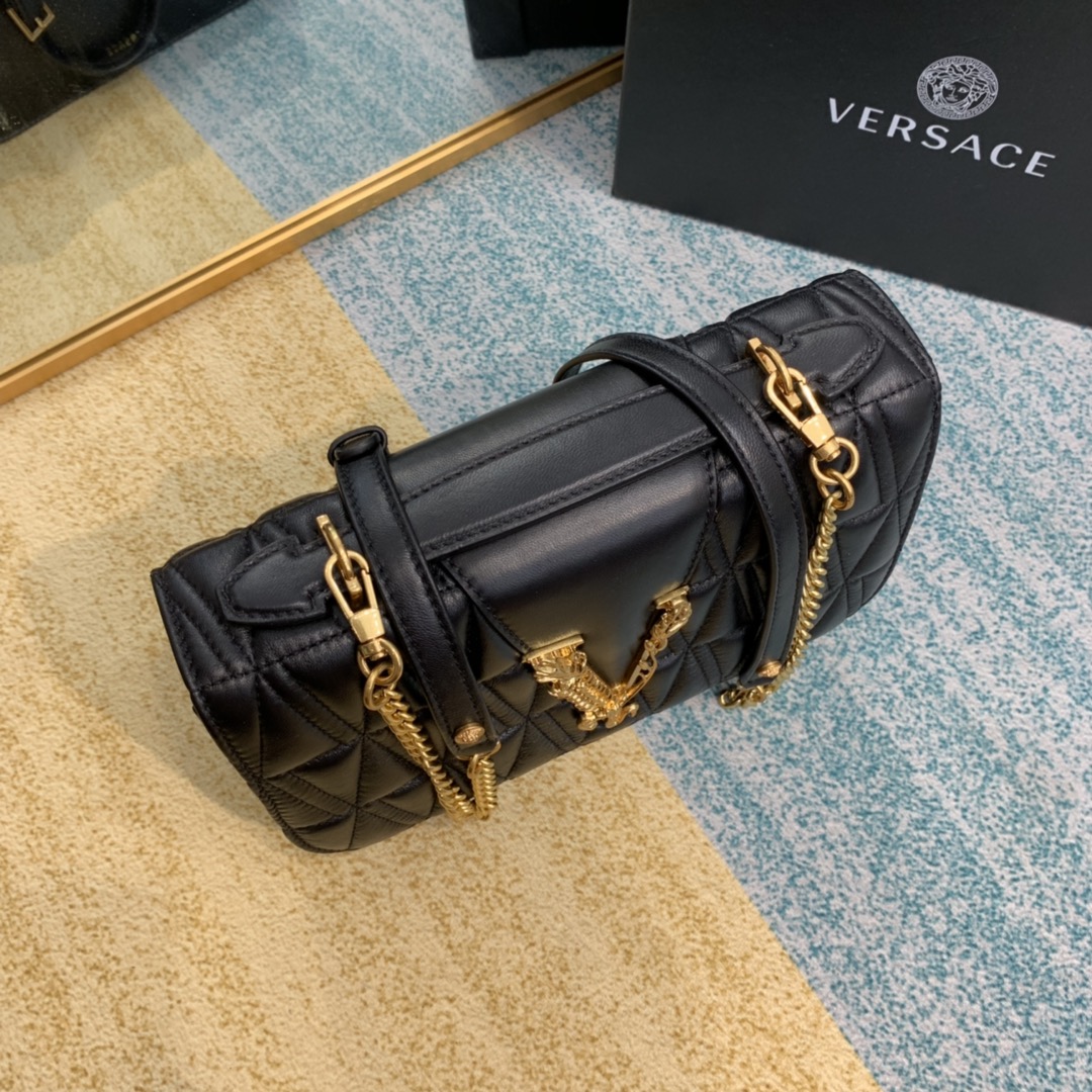 VERASACE VIRTUS QUILTED Shoulder Bag Black DBFG985 24 x 9 x 16.5 cm