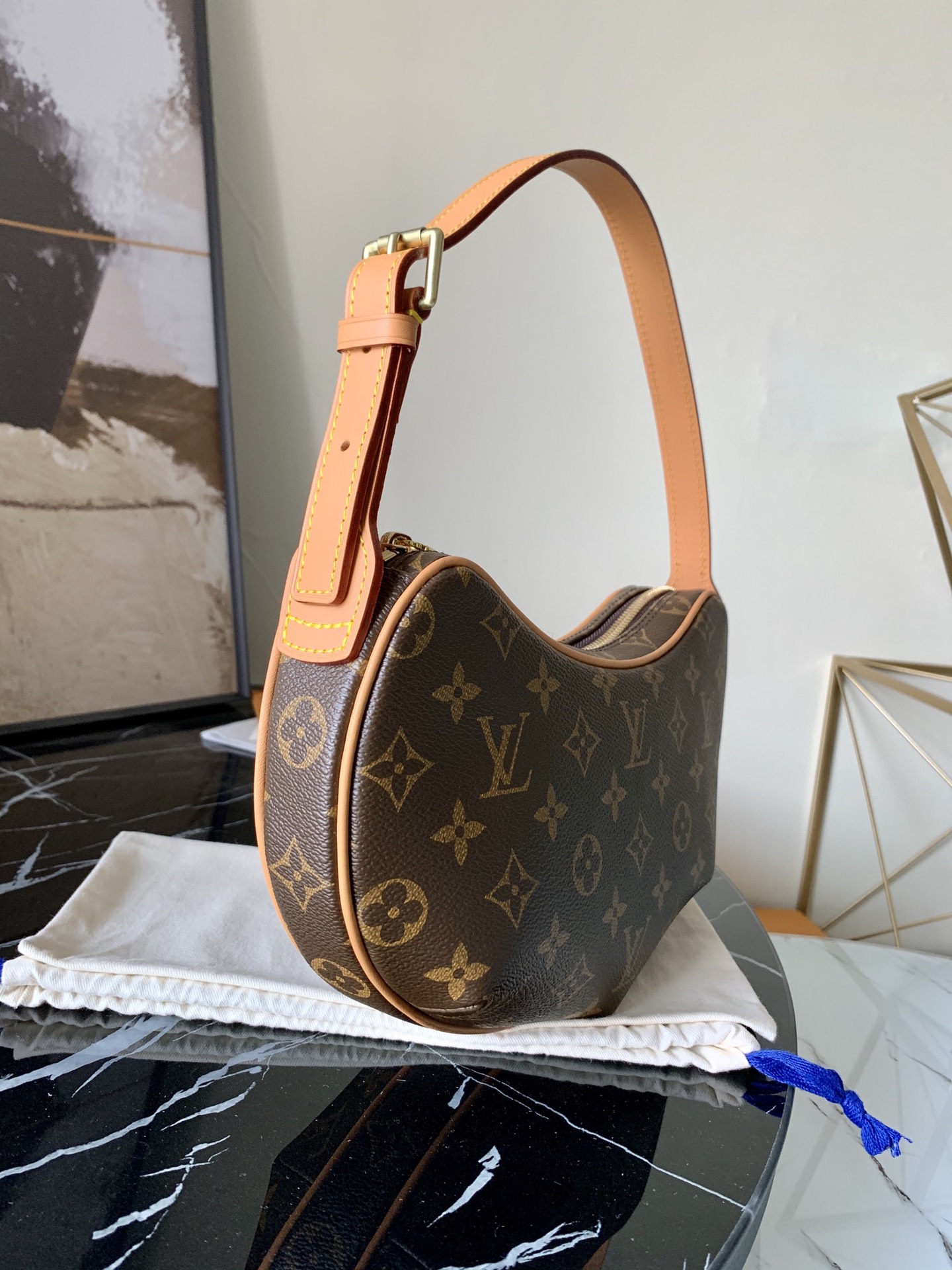 l0vis Vvtt0n croissant shoulder monogram hand bag m51511 27 x 13 x 7 cm