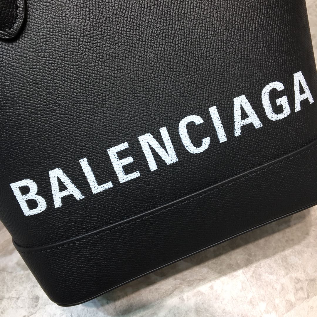 Ba1en*iaga women