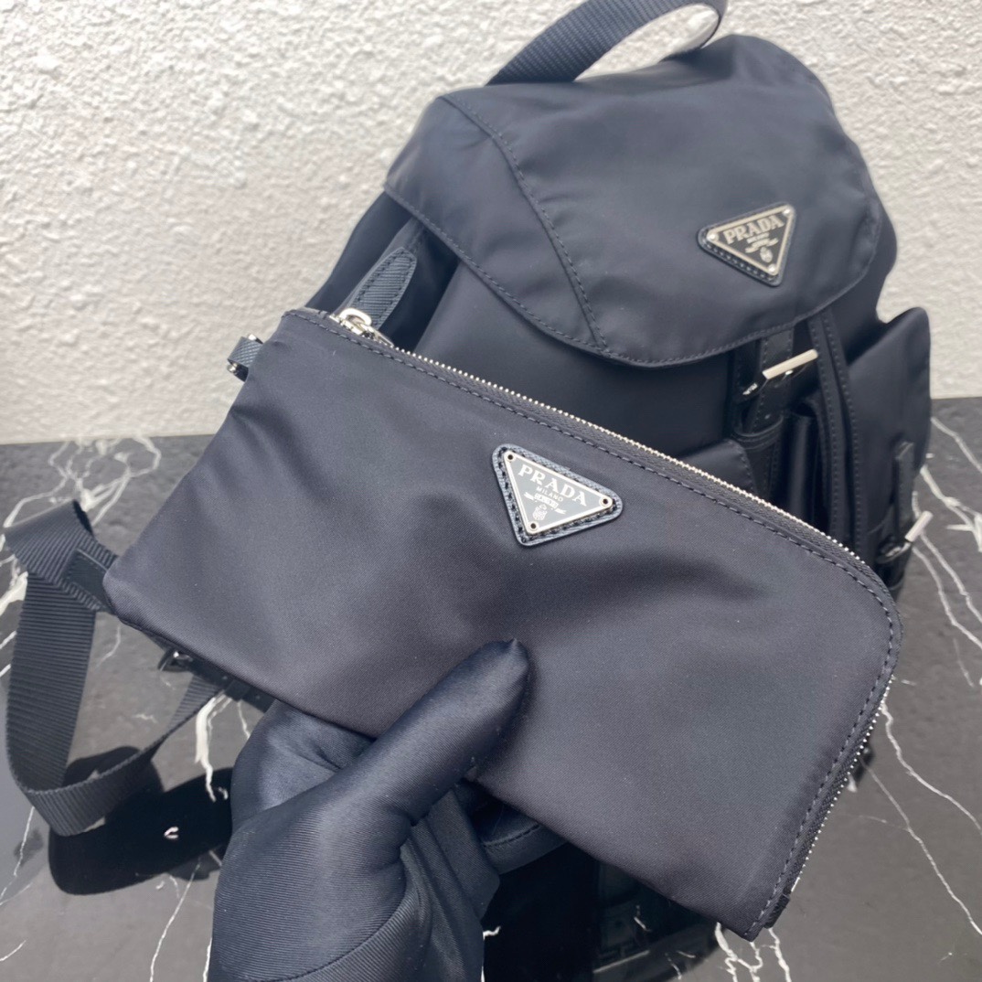 Pra*a medium nylon saffiano leather backpack black 1bz811 30 x 32 x 15 cm