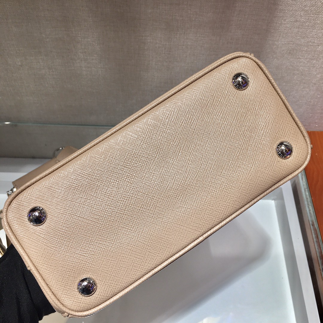 Pra*a mini galleria saffiano leather bag cameo beige 1ba296 23 x 16.5 x 10 cm